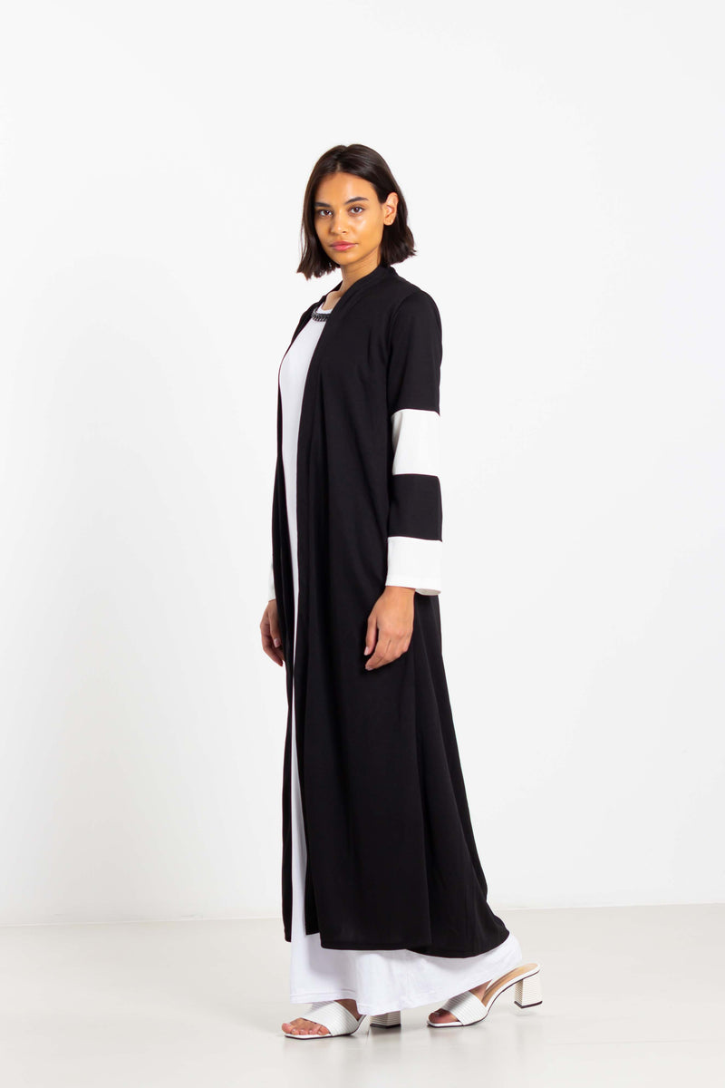 ABAYA WITH ATTACHED NECKLACE