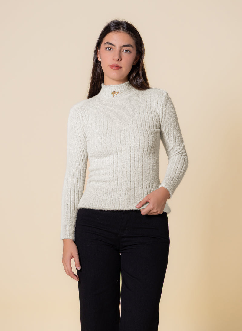 DETAILED SOFT KNITTED TOP