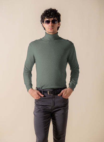 FINE KNIT TURTLE-NECK SWEATER