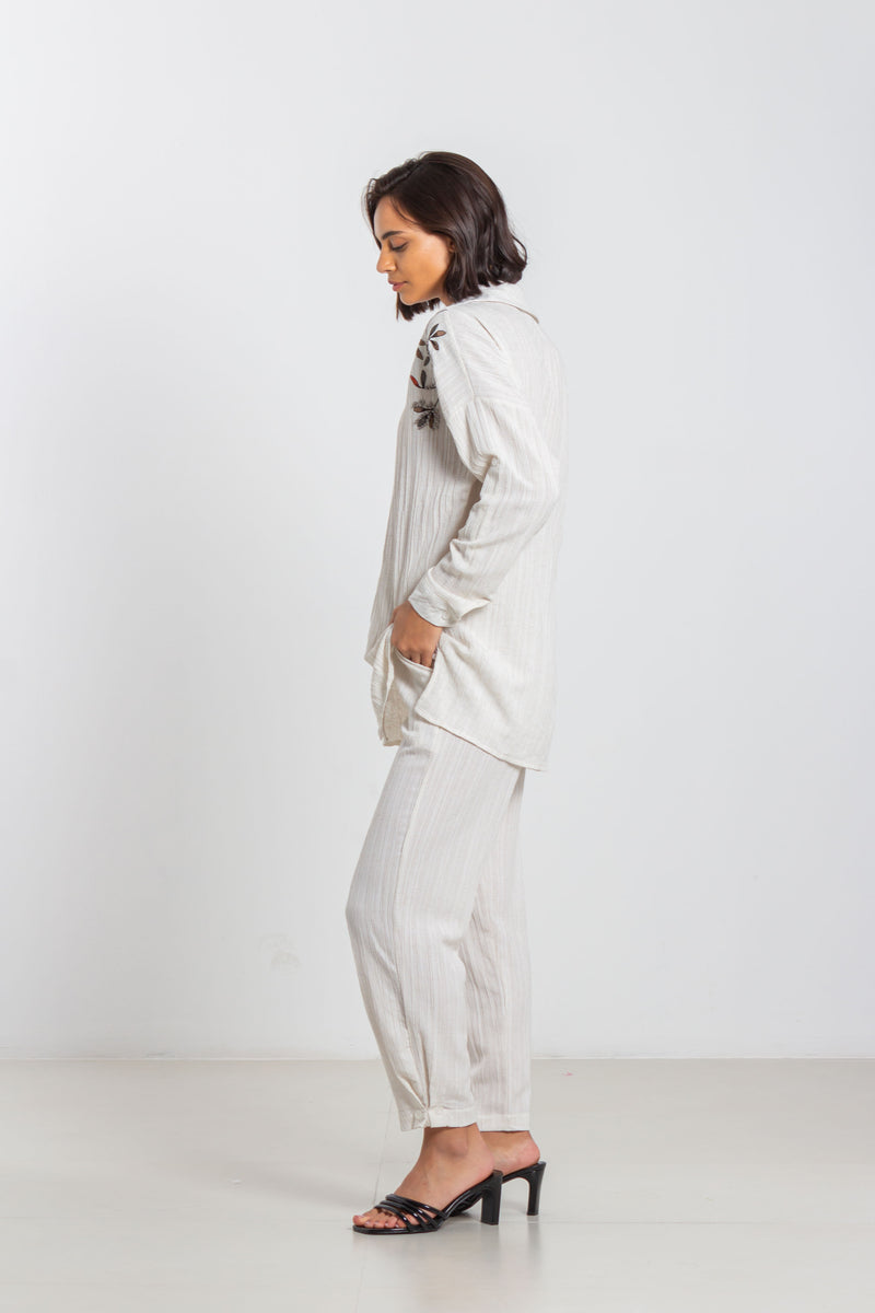 EMBROIDERED TEXTURED SET