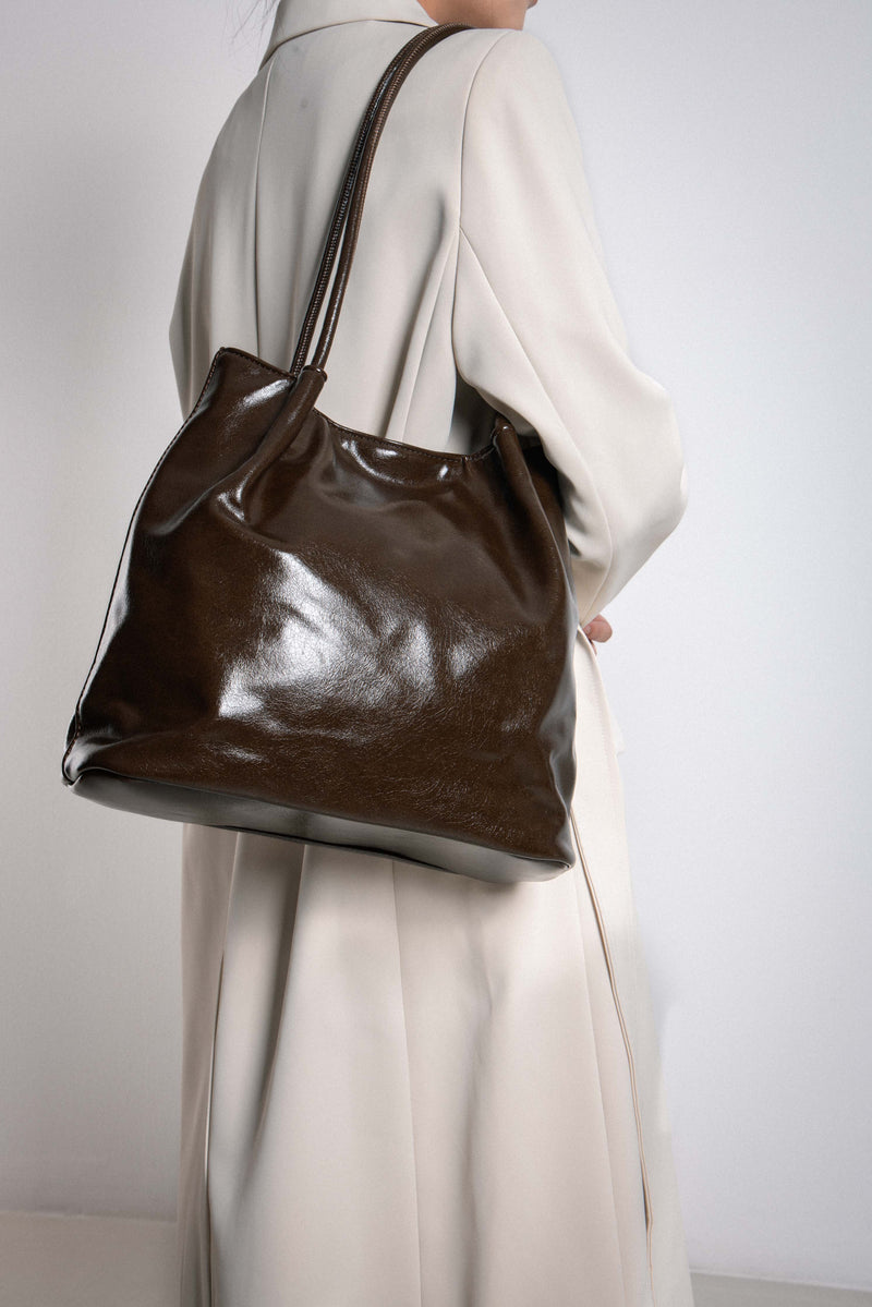 LEATHER BUCKET BAG