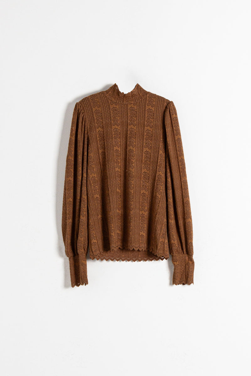 DETAILED LACE TOP