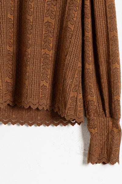 DETAILED LACE TOP