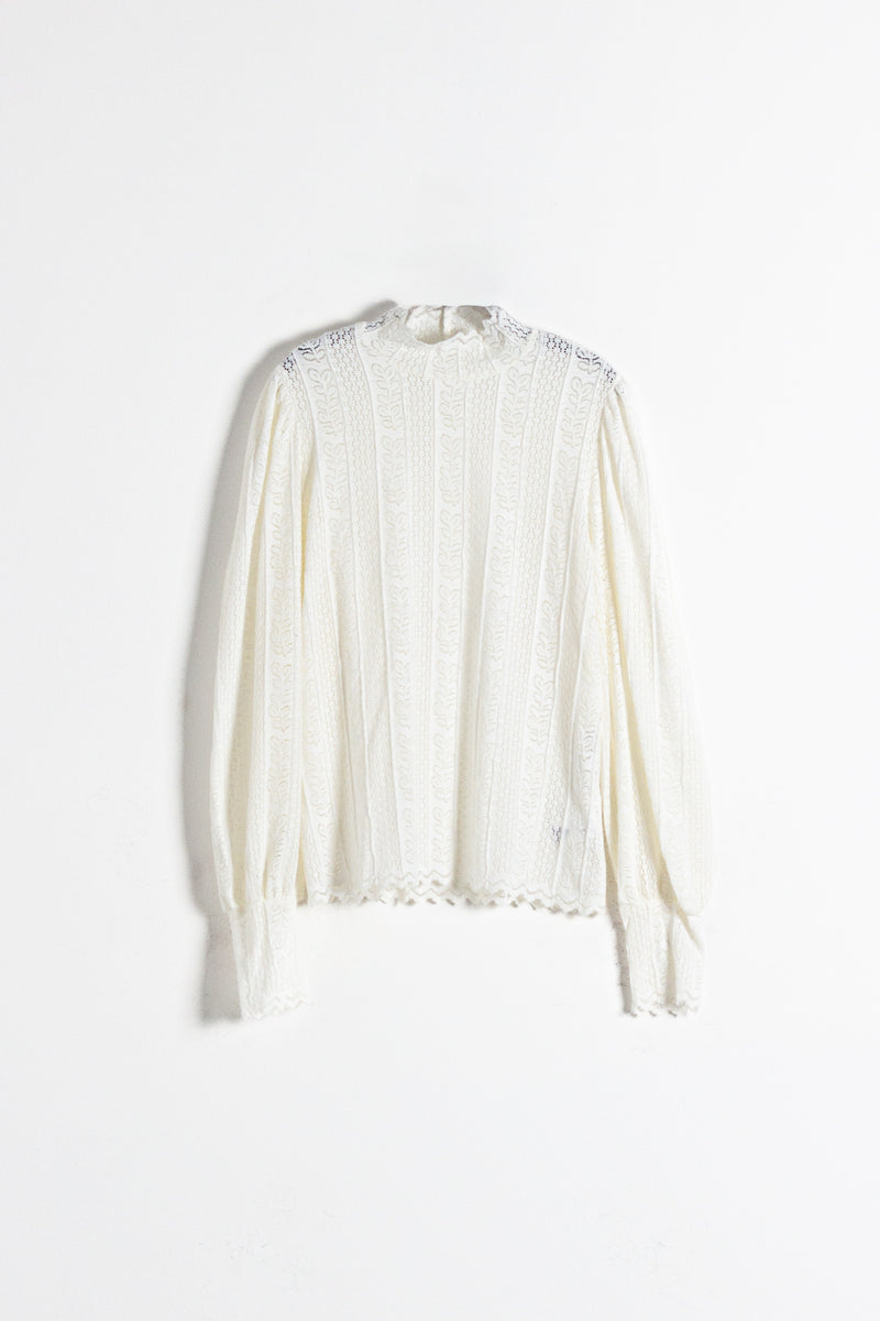 DETAILED LACE TOP