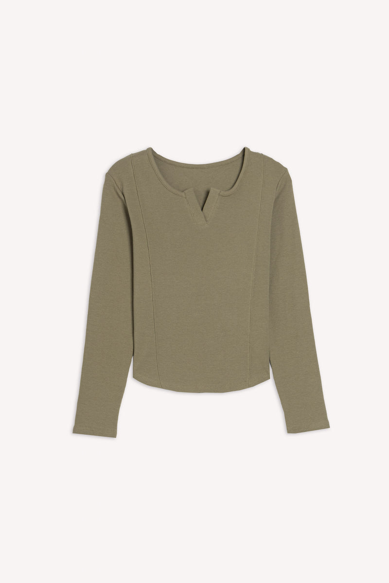DETAILED RIBBED TOP