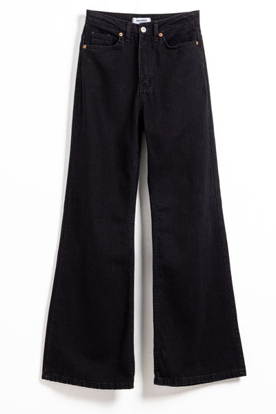 HIGH-RISE JEANS