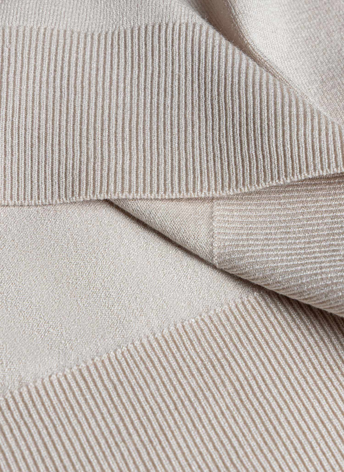FINE KNIT HENLEY SWEATER