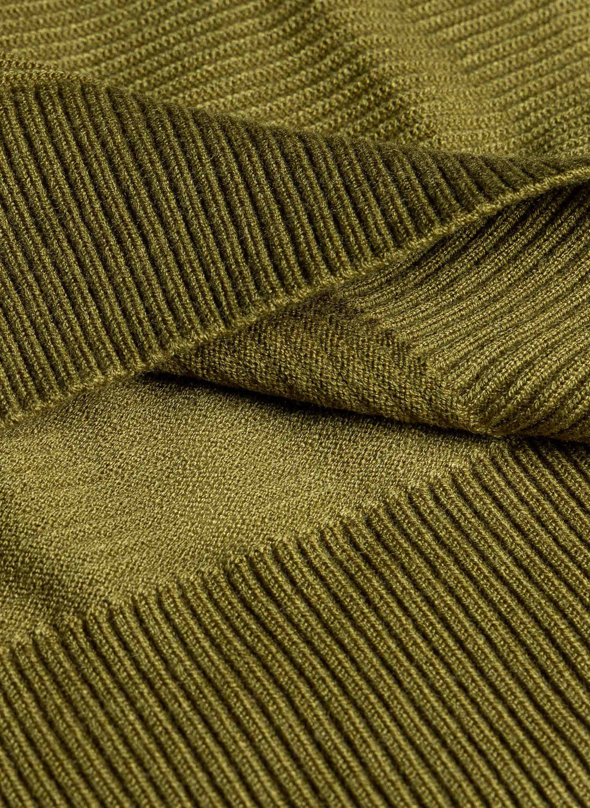 HORIZONTAL RIBBED CREW NECK SWEATER