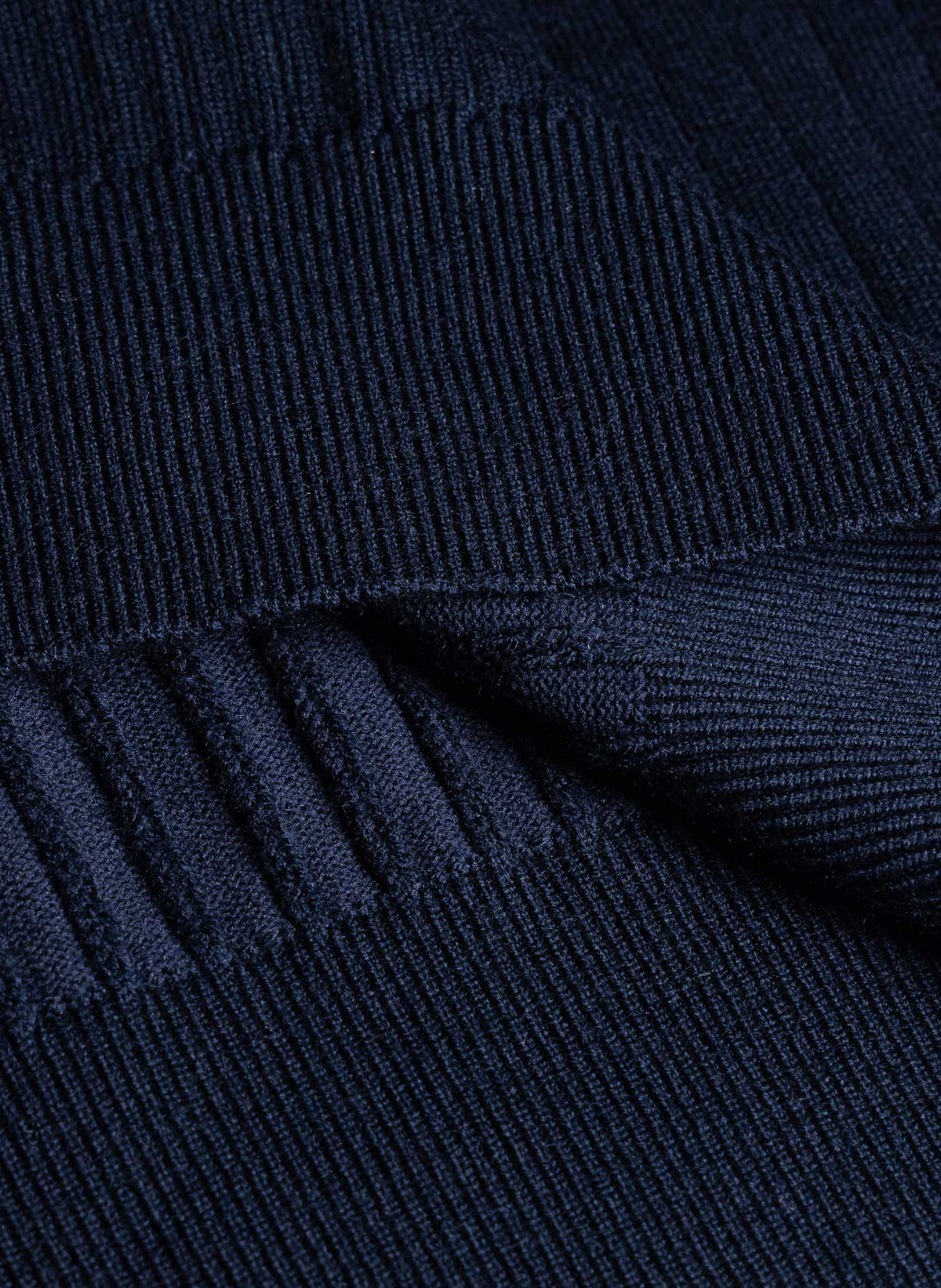 RIBBED MOCK NECK SWEATER