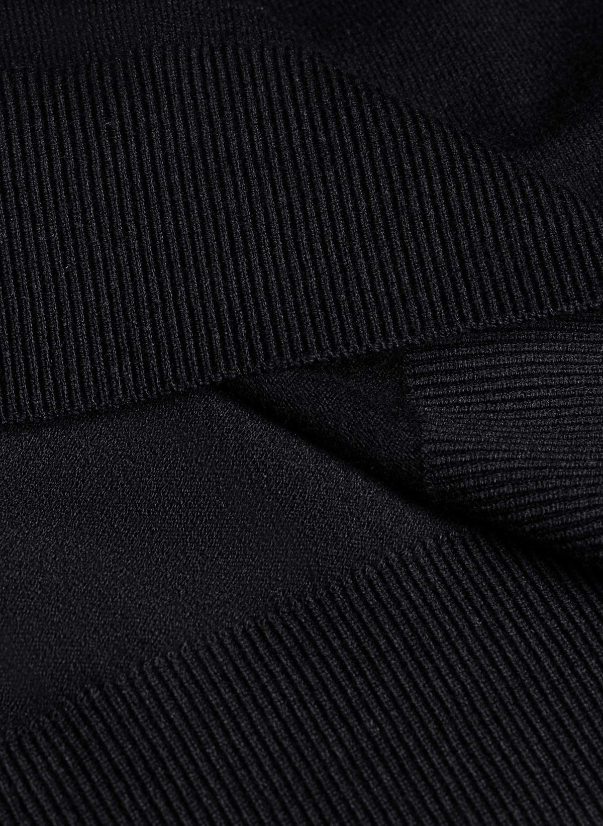 FINE KNIT HENLEY SWEATER
