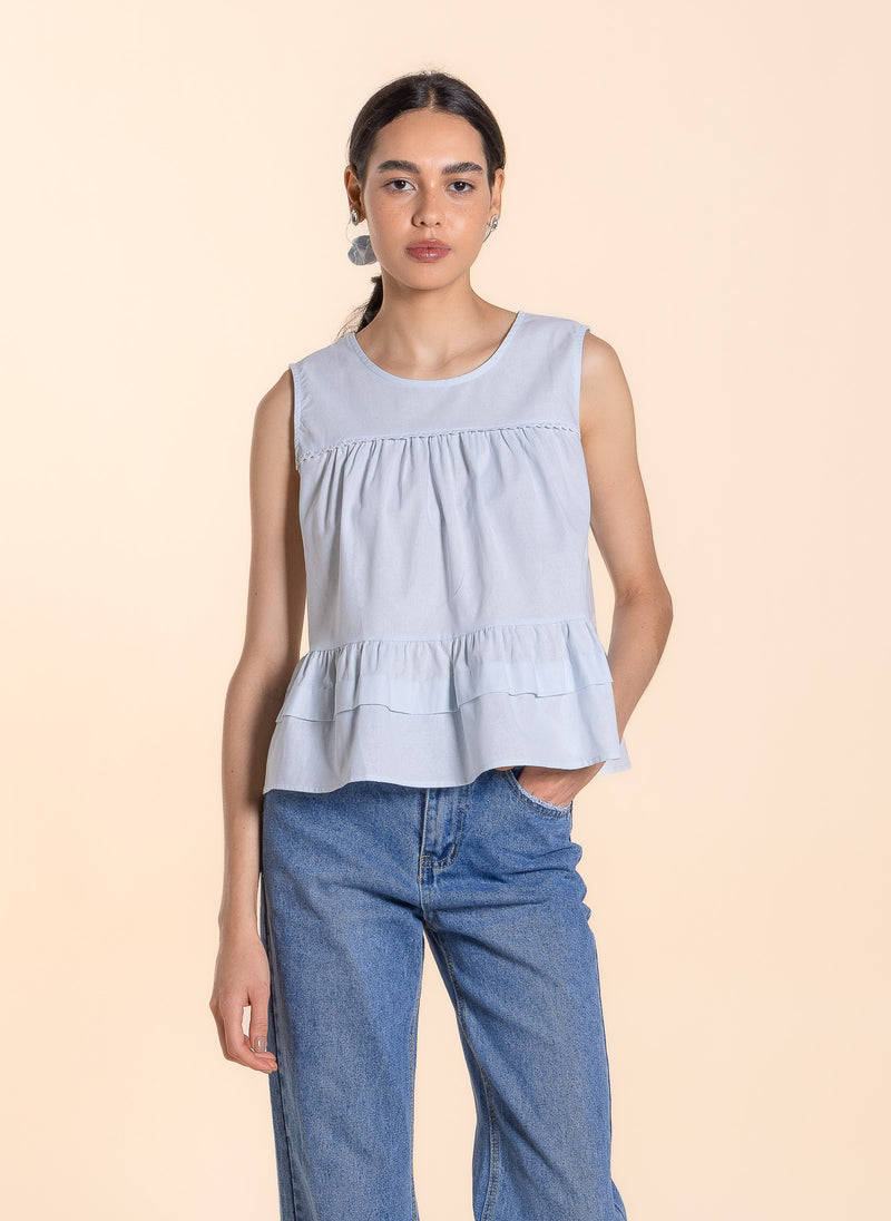 DETAILED TOP WITH HAIRBAND