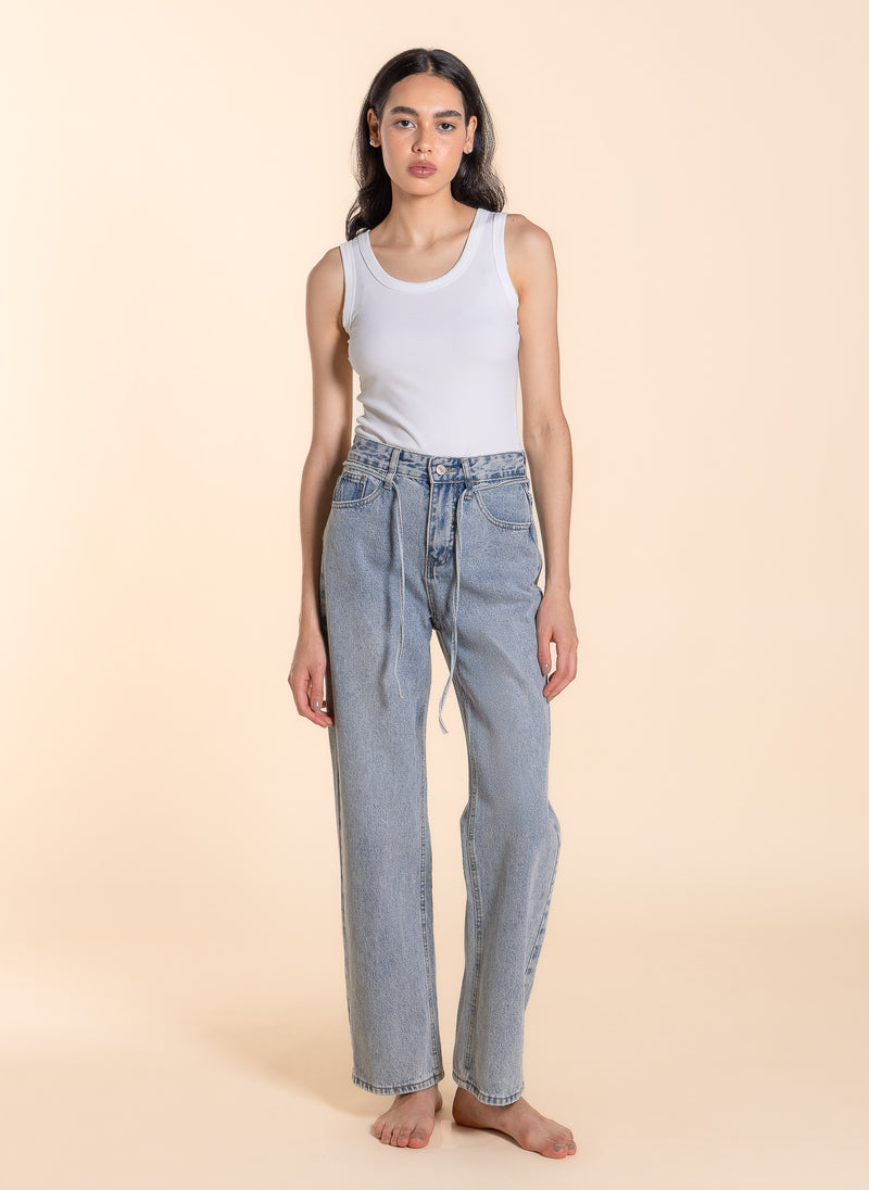 DETAILED MID-WAIST JEANS