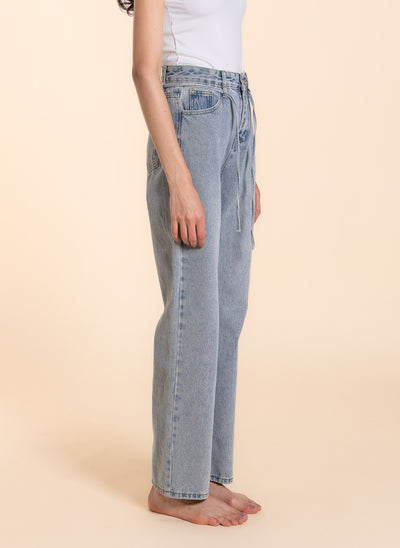 DETAILED MID-WAIST JEANS