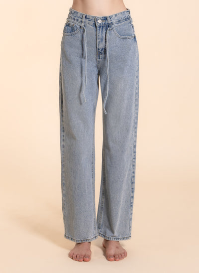 DETAILED MID-WAIST JEANS