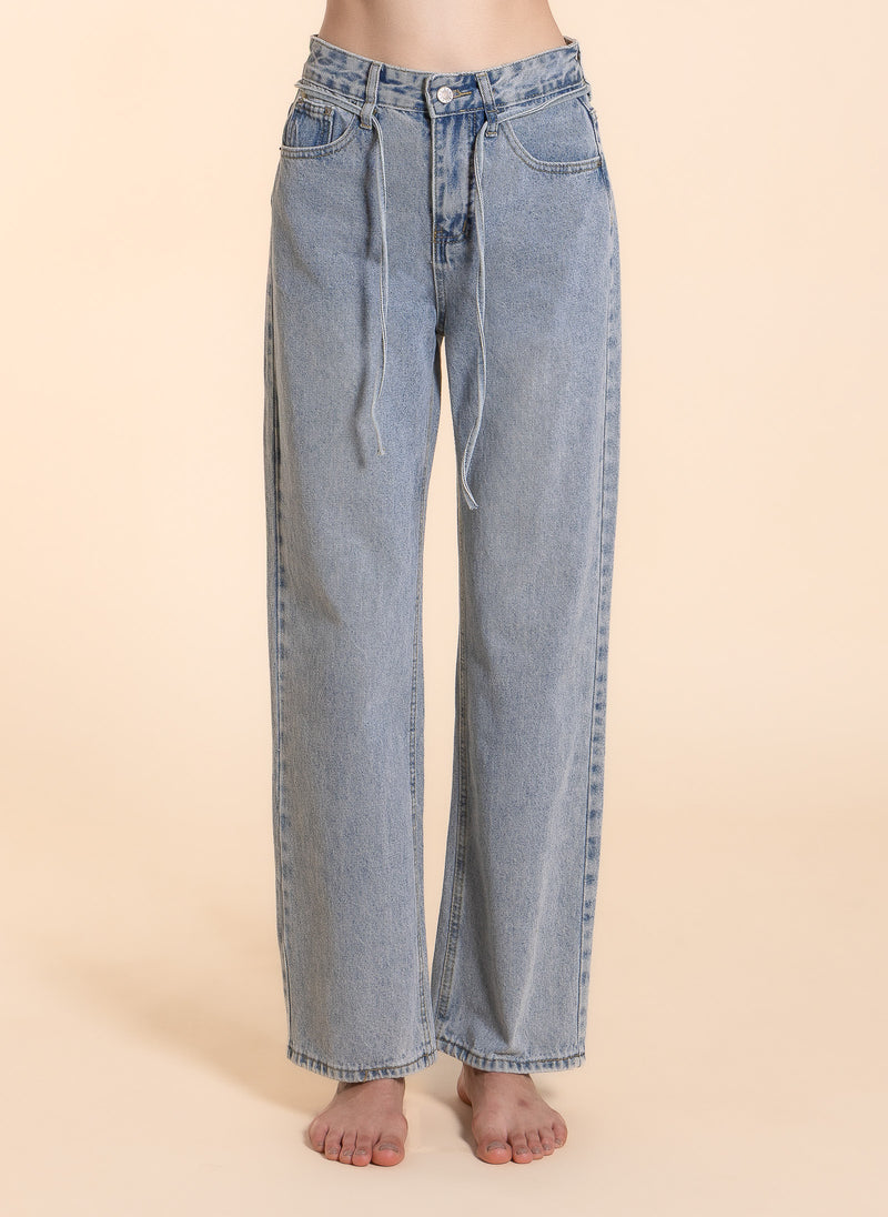 DETAILED MID-WAIST JEANS
