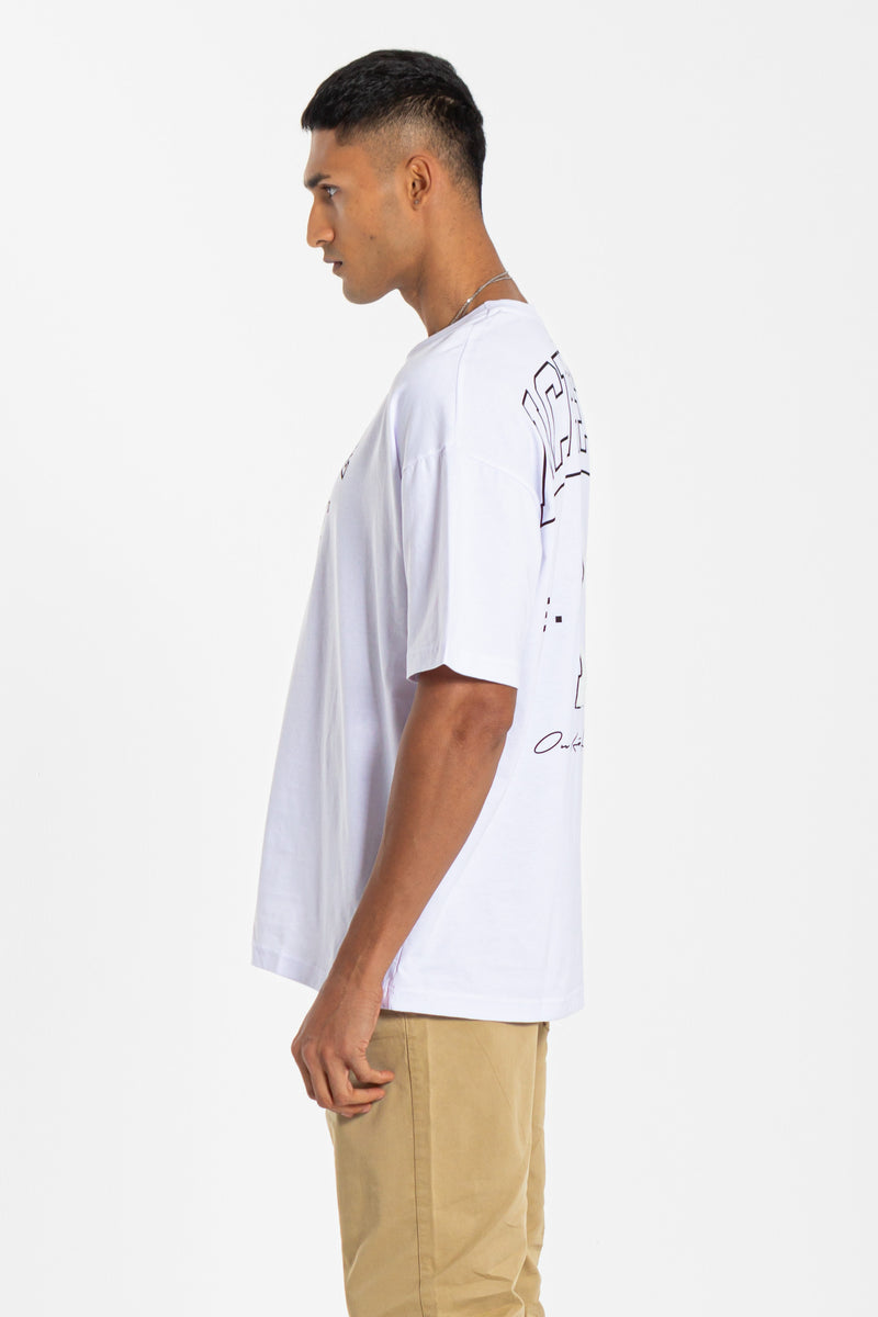 T-SHIRT WITH CONTRAST PATCH