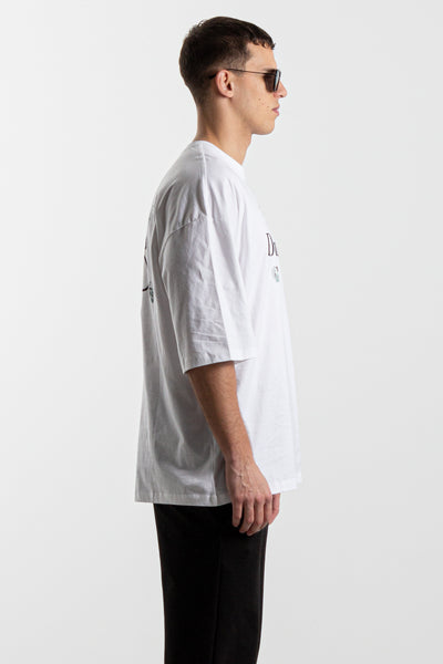 T-SHIRT WITH CONTRAST PRINT