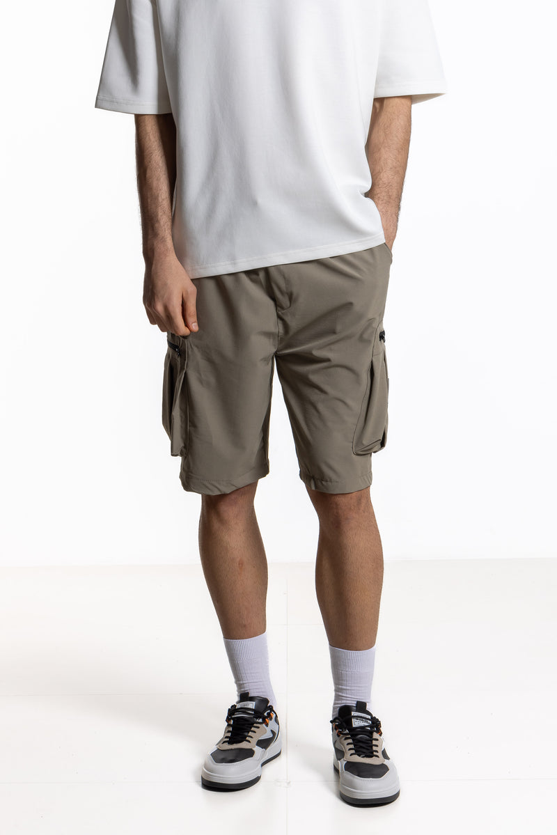 DETAILED PARACHUTE CARGO SHORTS