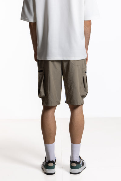 DETAILED PARACHUTE CARGO SHORTS