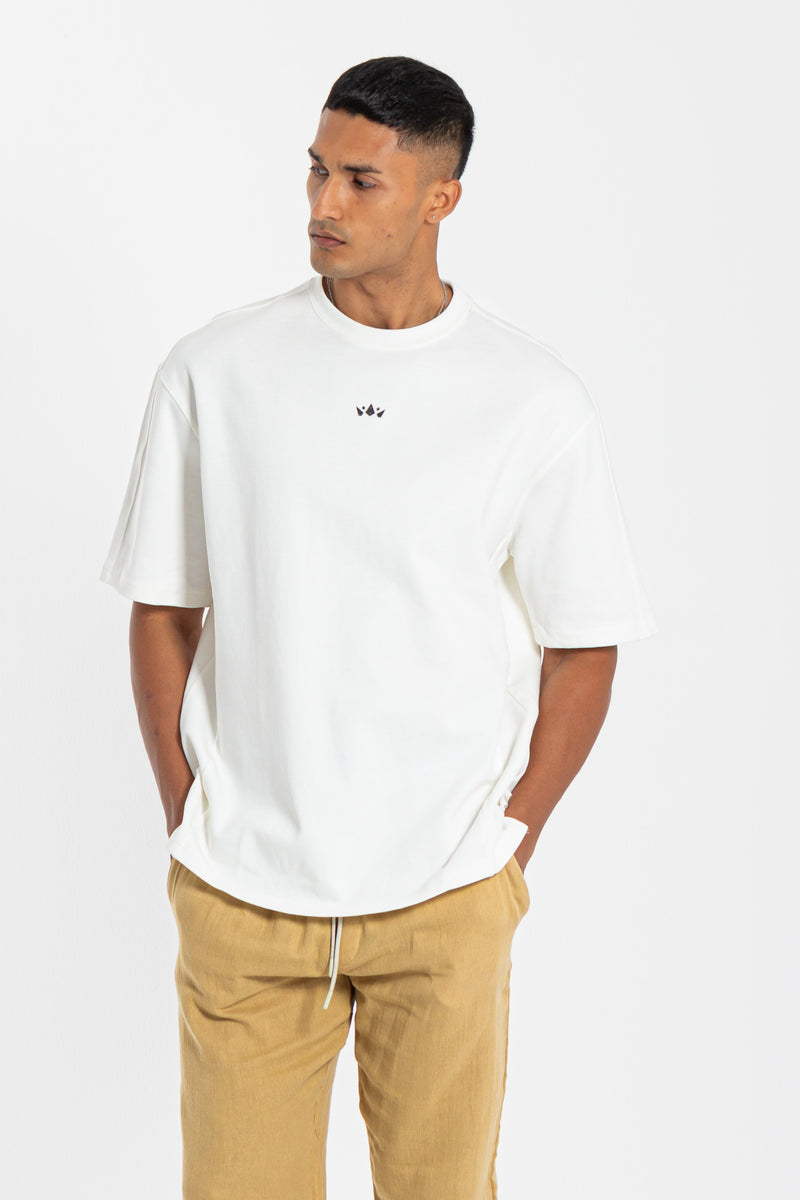TEXTURED CONTRAST DETAIL T-SHIRT