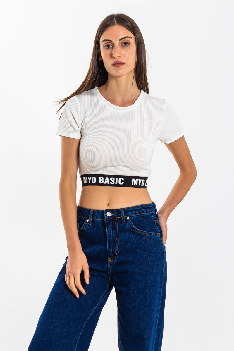 DETAILED CROP TOP