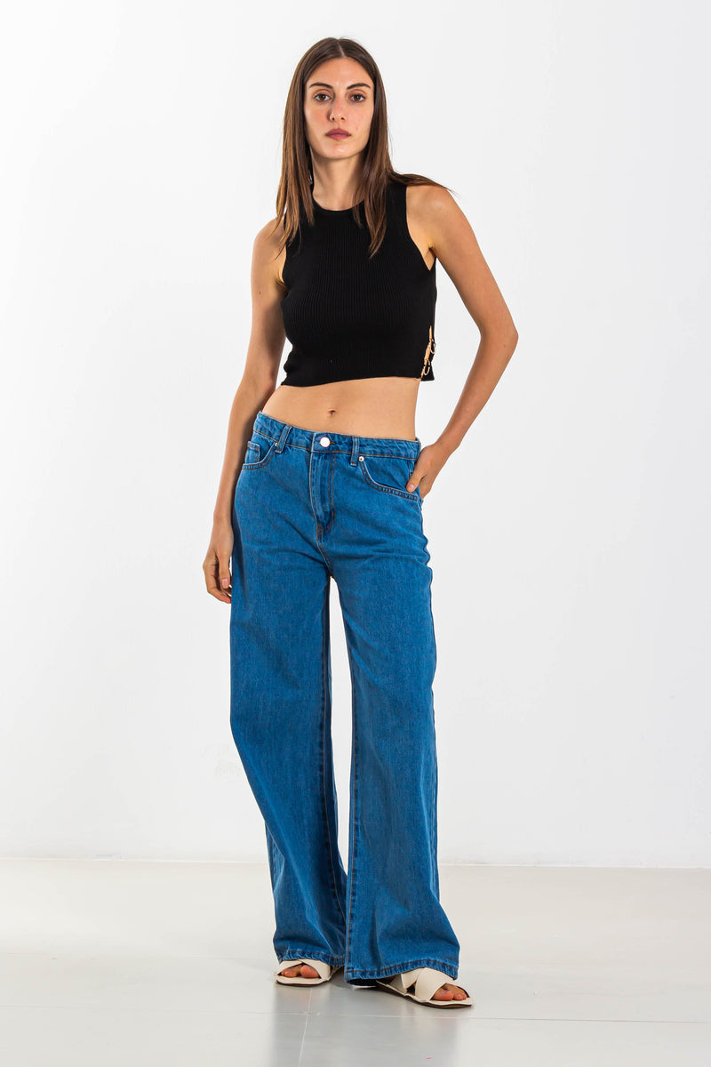 DETAILED CROP TOP