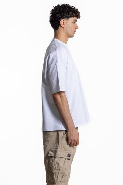 T-SHIRT WITH CONTRAST ANIME PRINT