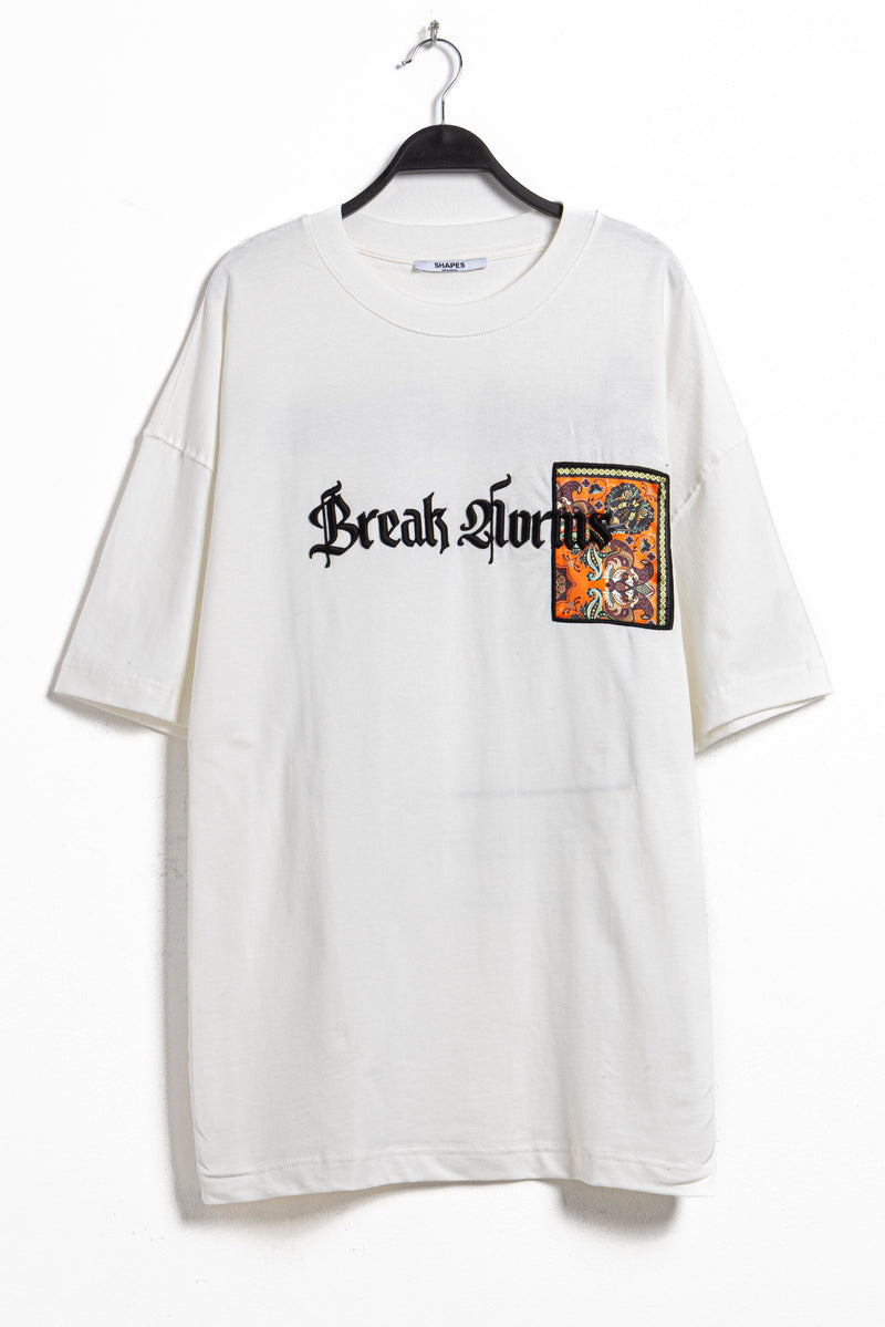 DETAIL EMBROIDERED T-SHIRT