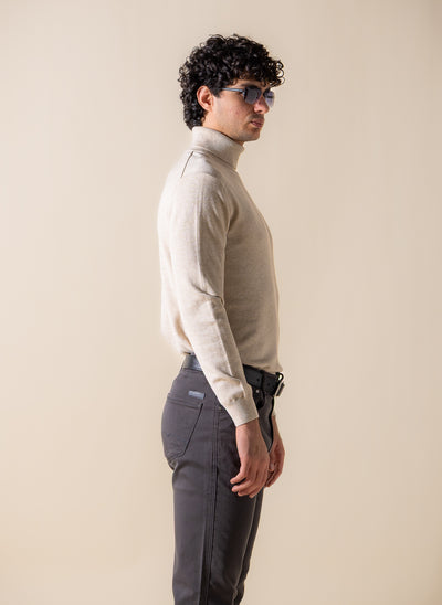 FINE KNIT TURTLE-NECK SWEATER