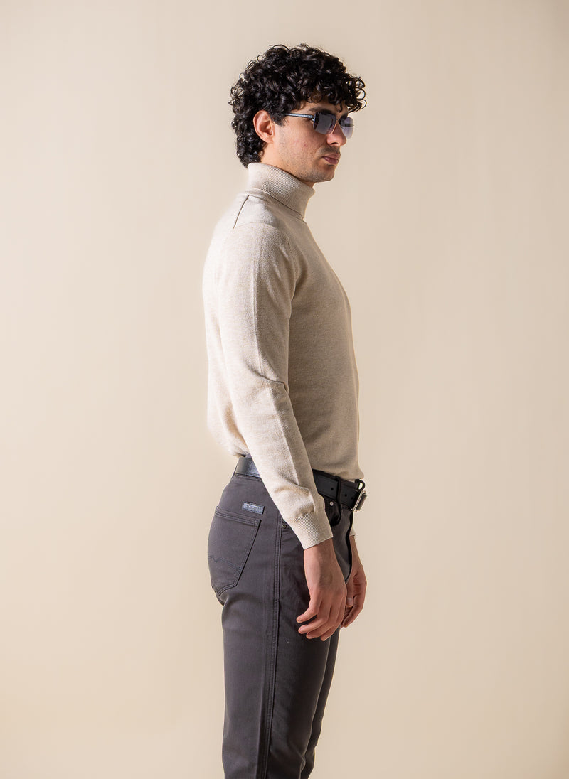 FINE KNIT TURTLE-NECK SWEATER