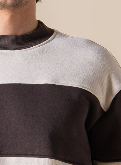 DETAILED SWEATSHIRT