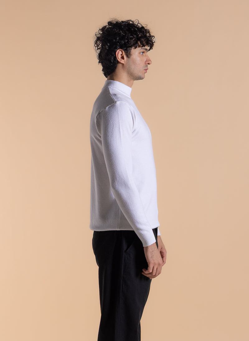 FITTED MOCK NECK SWEATER