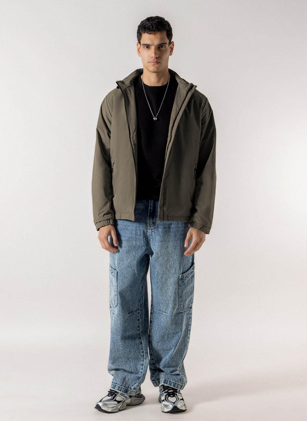 TECHNICAL HOODED WINDBREAKER