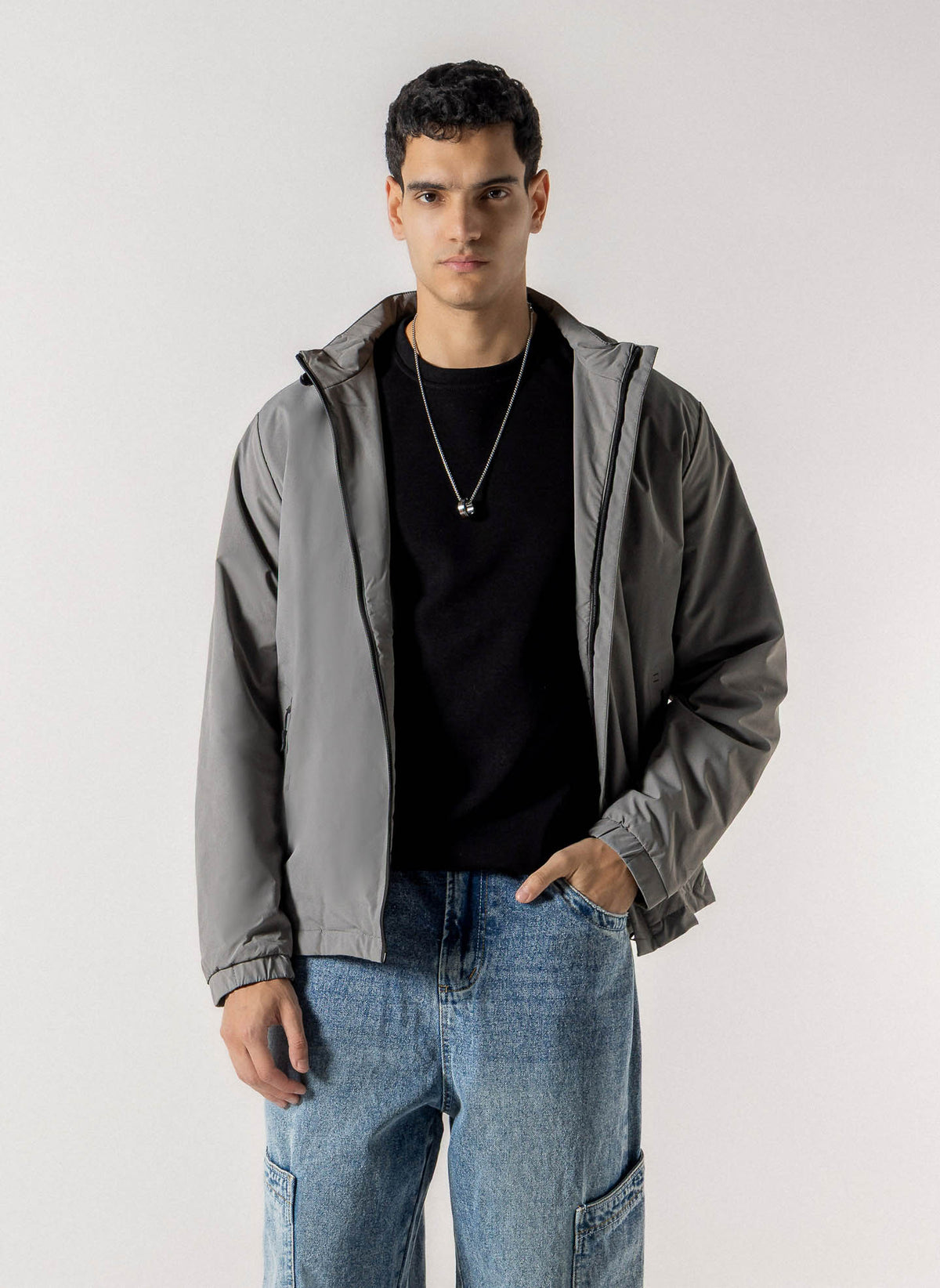 TECHNICAL HOODED WINDBREAKER