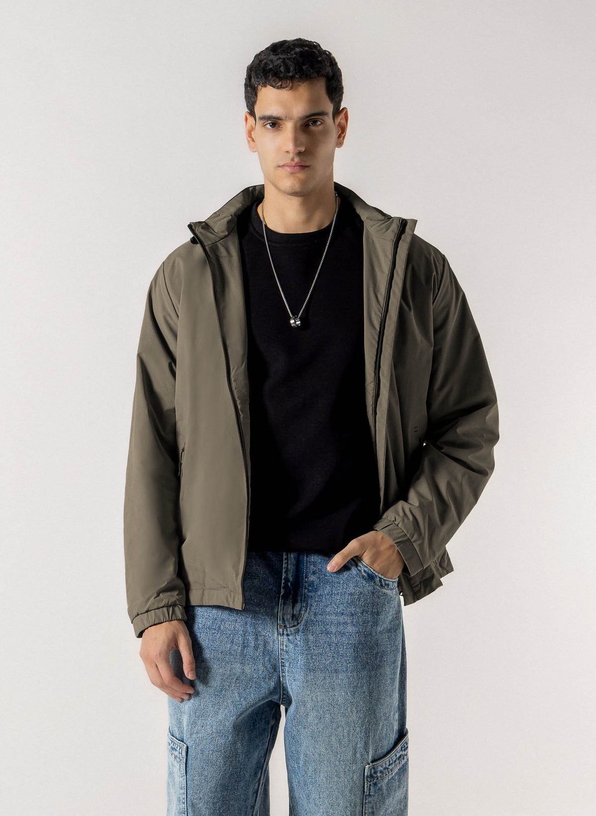 TECHNICAL HOODED WINDBREAKER