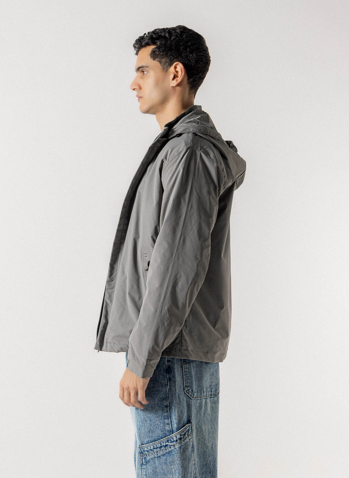 TECHNICAL HOODED WINDBREAKER