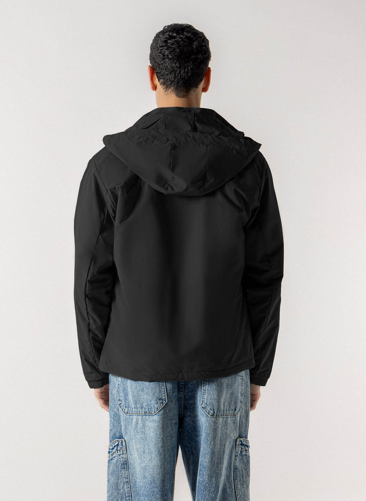 TECHNICAL HOODED WINDBREAKER
