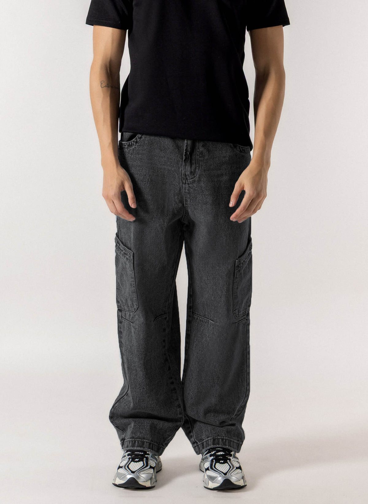COMFORT WIDE LEG CARGO JEANS