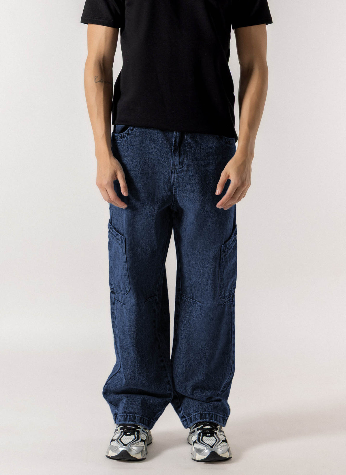 COMFORT WIDE LEG CARGO JEANS