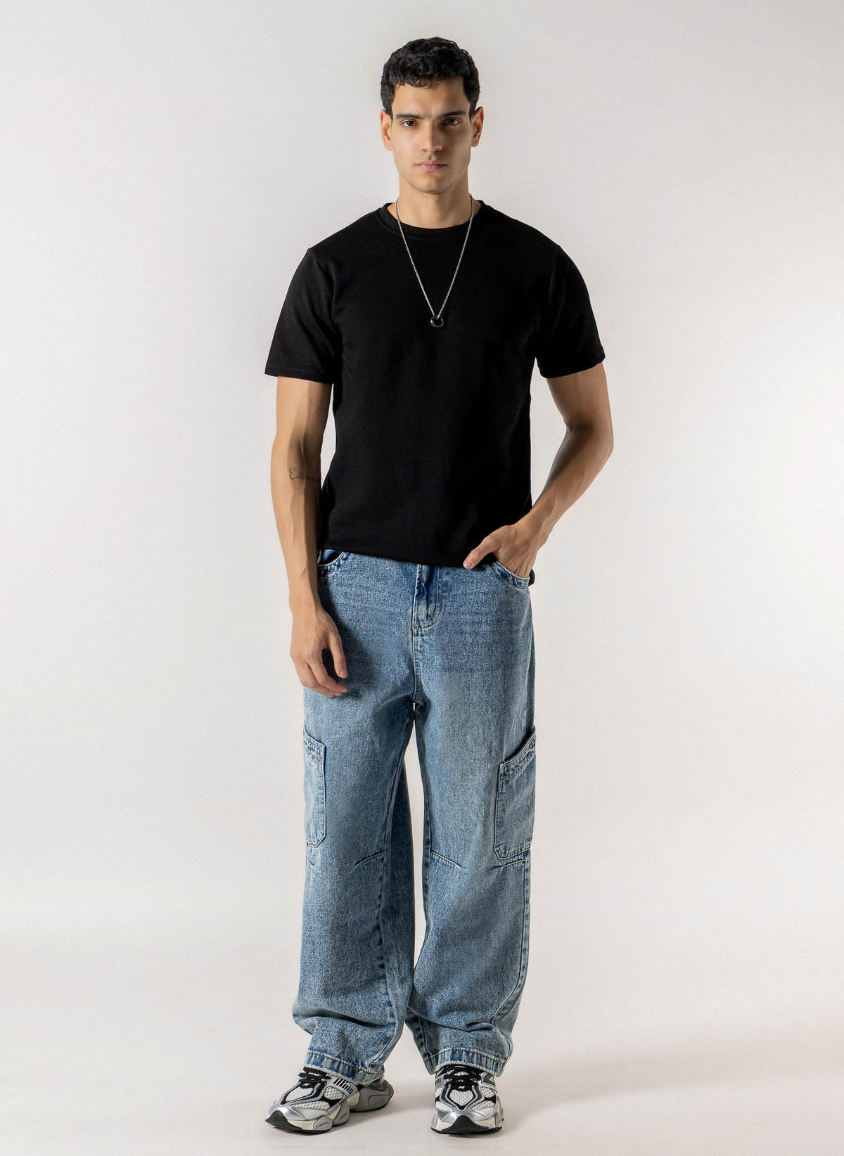 COMFORT WIDE LEG CARGO JEANS