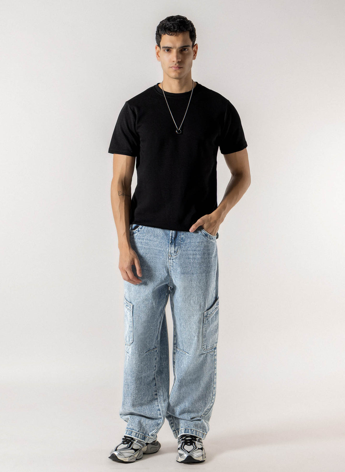COMFORT WIDE LEG CARGO JEANS