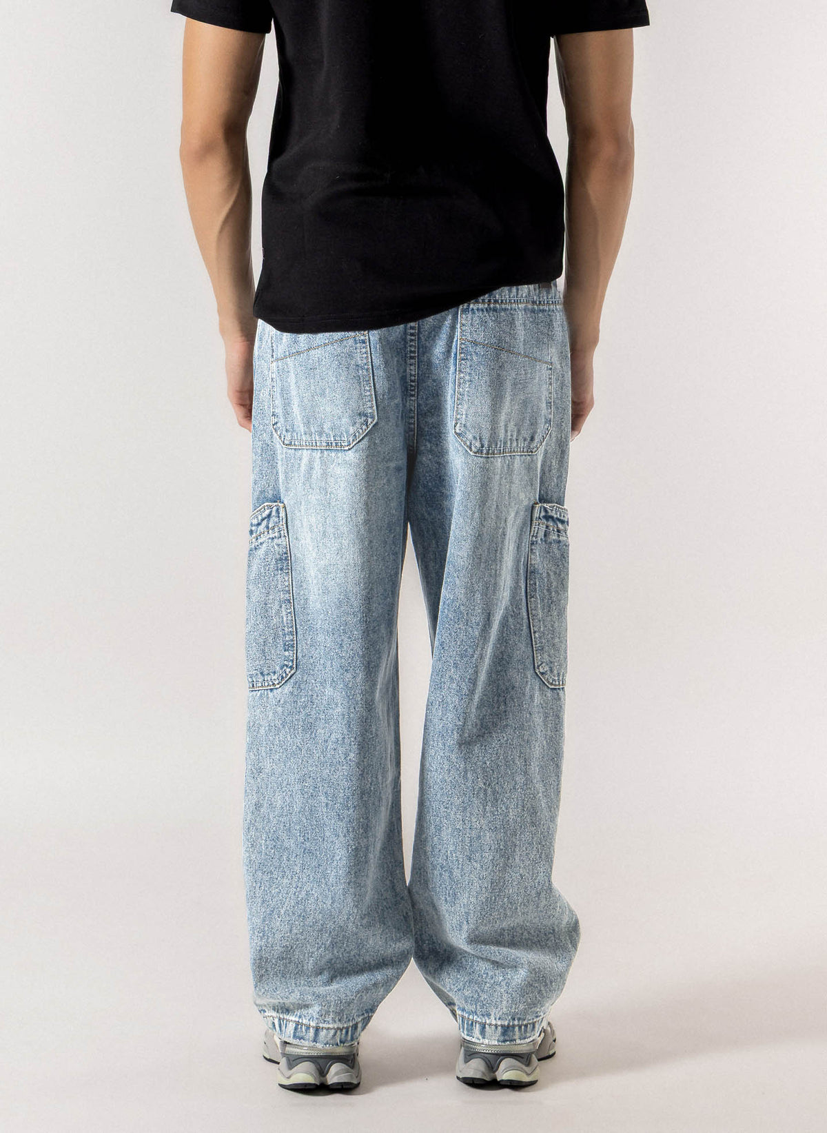 COMFORT WIDE LEG CARGO JEANS