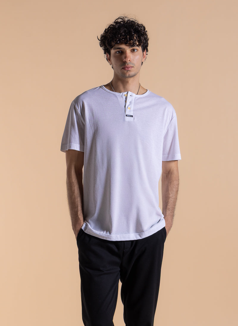 LIGHTWEIGHT HENLY NECK T-SHIRT