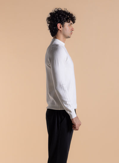 FINE KNIT MOCK NECK SWEATER