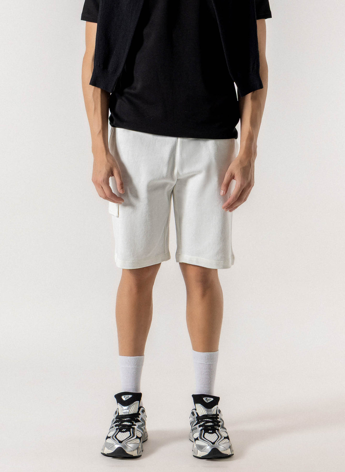 TEXTURED CARGO SHORTS