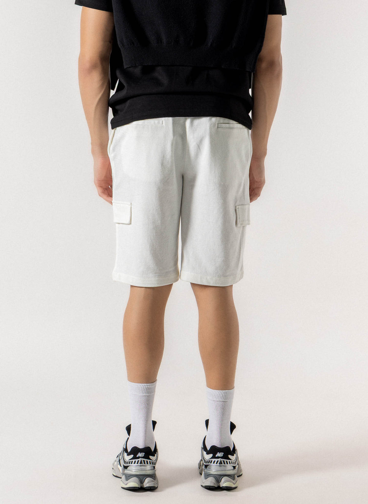 TEXTURED CARGO SHORTS
