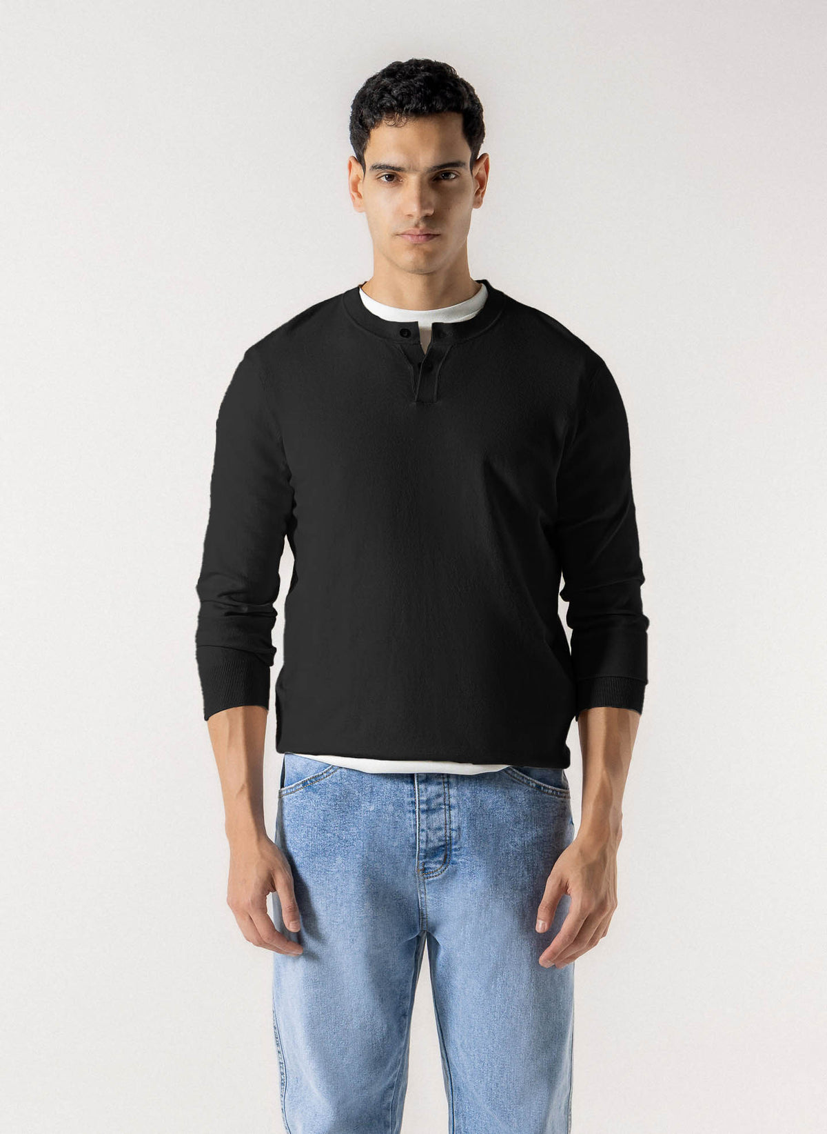 FINE KNIT HENLEY SWEATER