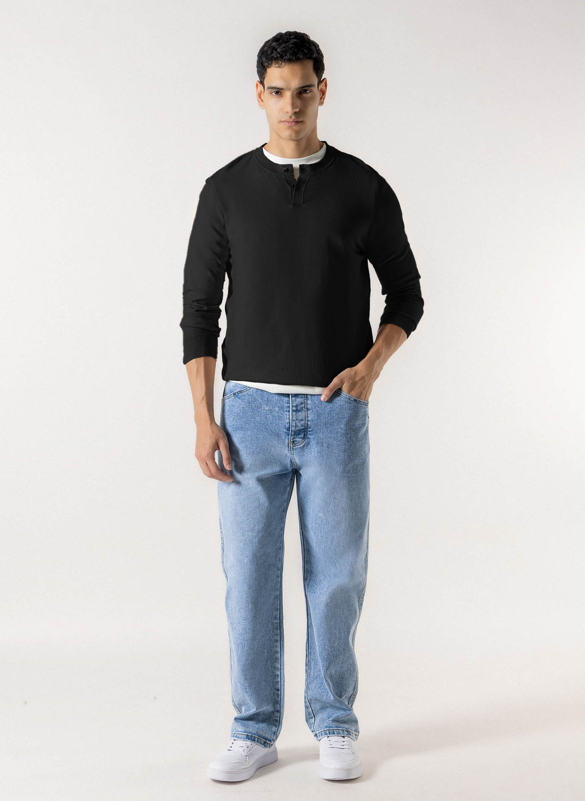 FINE KNIT HENLEY SWEATER