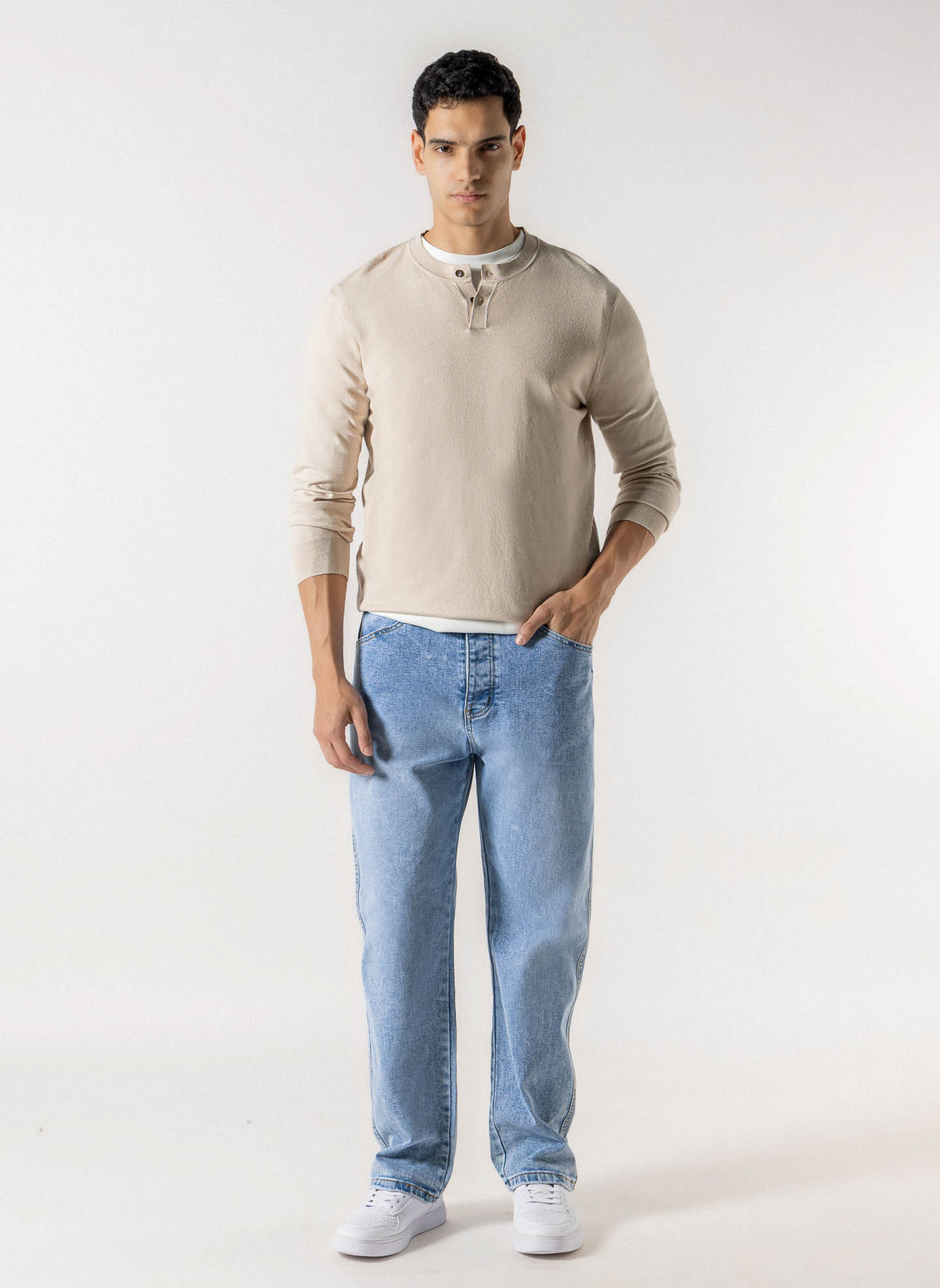 FINE KNIT HENLEY SWEATER