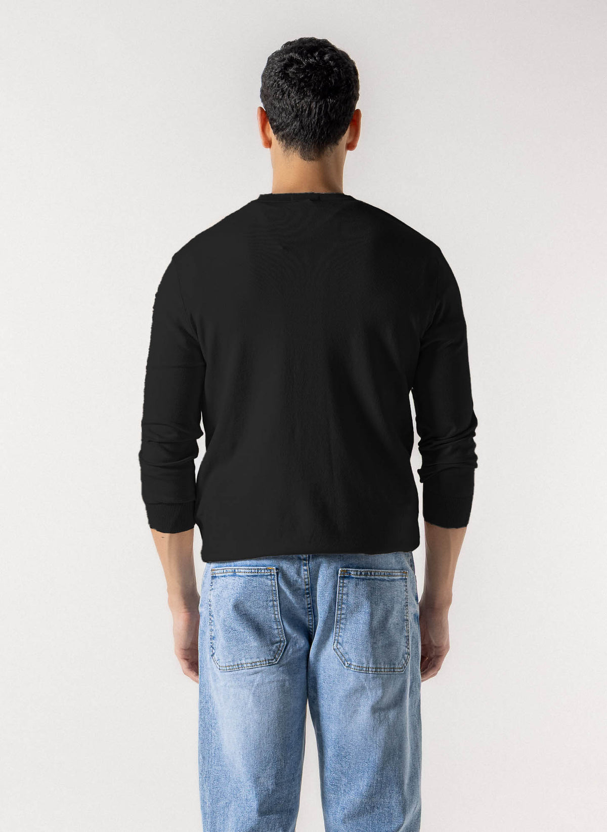 FINE KNIT HENLEY SWEATER